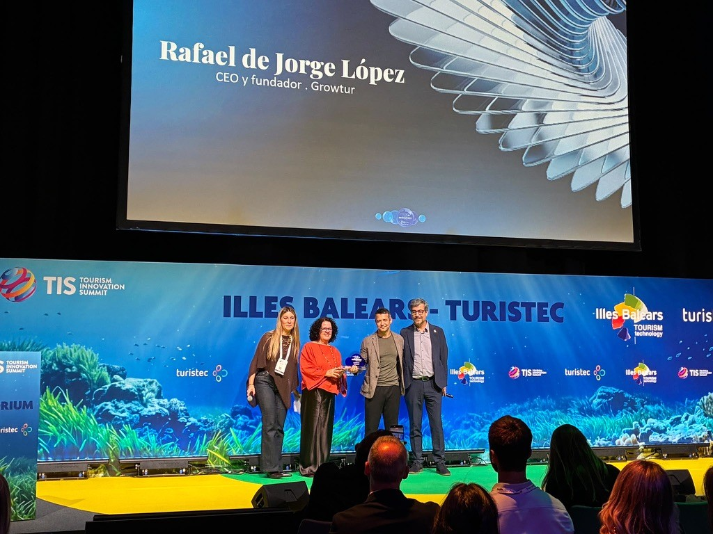 Rafael de Jorge recibe el reconocimiento especial en TIS 2026